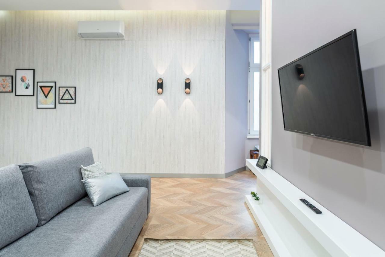 Modern 2 Bedroom Apartment With Free Airport Transfer Budapest Exterior photo